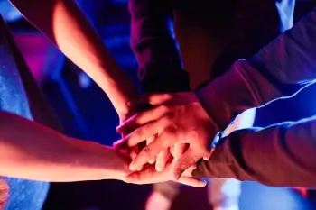 Salon gaming à Brest pour des parties avec ta team - UNI-XP salle de jeux vidéo