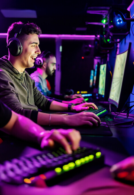 Réserve Un PC dans notre espace LAN à Brest - UNI-XP, salle gaming