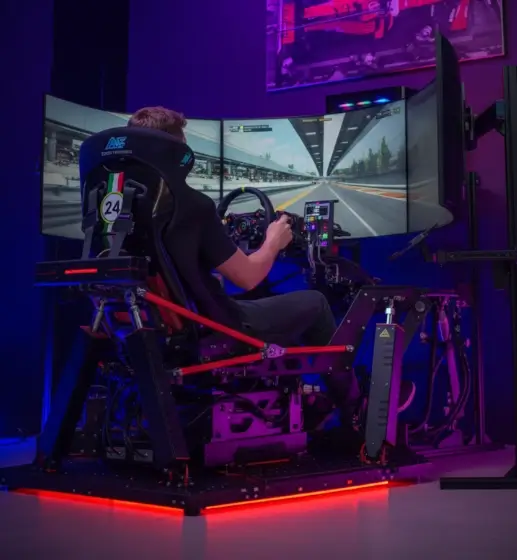 Simulateur auto à Brest chez UNI-XP - Simracing