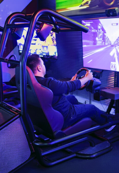 Réserve notre simulateur de course automobile à Brest- UNI-XP, Simracing